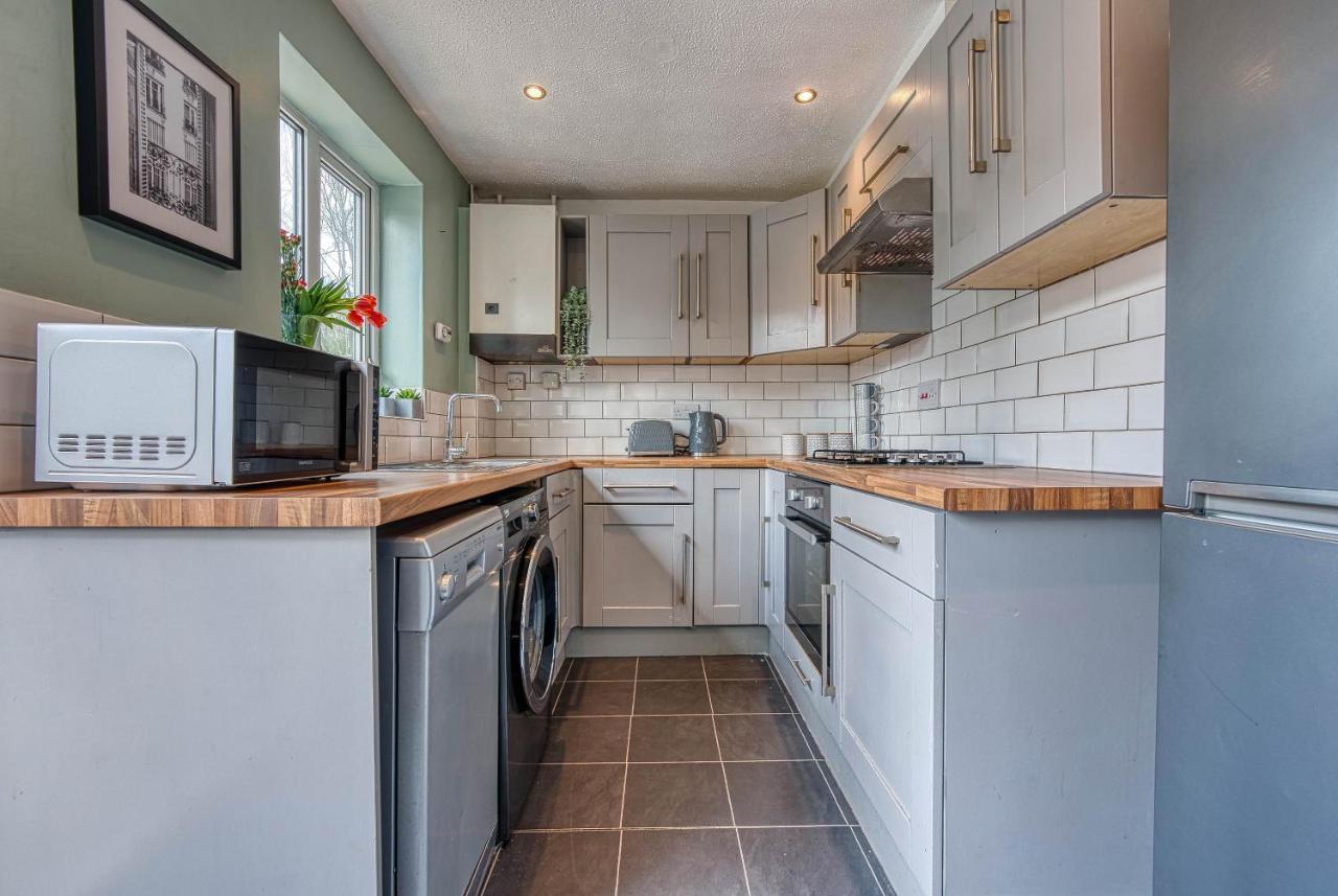 Capri 13 Sa - Contemporary 2 Bedroom House In Loughborough With Free Parking, Close To Loughborough University & M1 Motorway Buitenkant foto