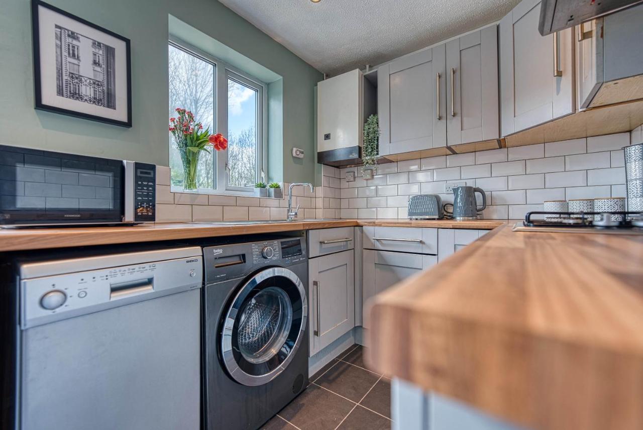 Capri 13 Sa - Contemporary 2 Bedroom House In Loughborough With Free Parking, Close To Loughborough University & M1 Motorway Buitenkant foto