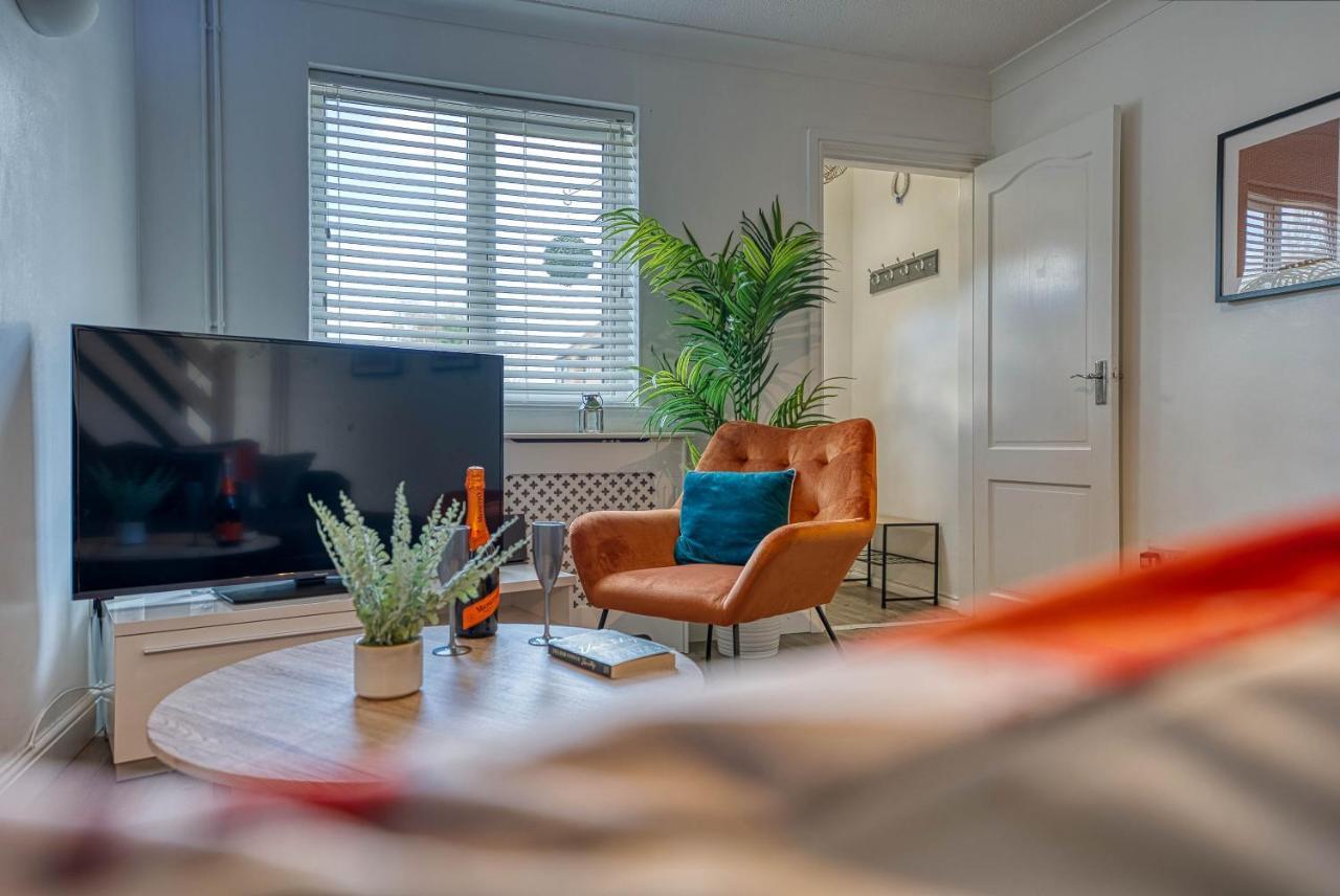 Capri 13 Sa - Contemporary 2 Bedroom House In Loughborough With Free Parking, Close To Loughborough University & M1 Motorway Buitenkant foto