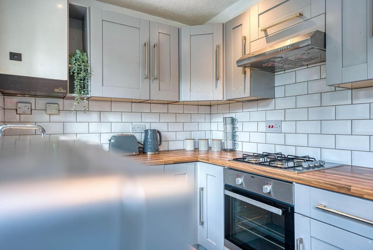Capri 13 Sa - Contemporary 2 Bedroom House In Loughborough With Free Parking, Close To Loughborough University & M1 Motorway Buitenkant foto