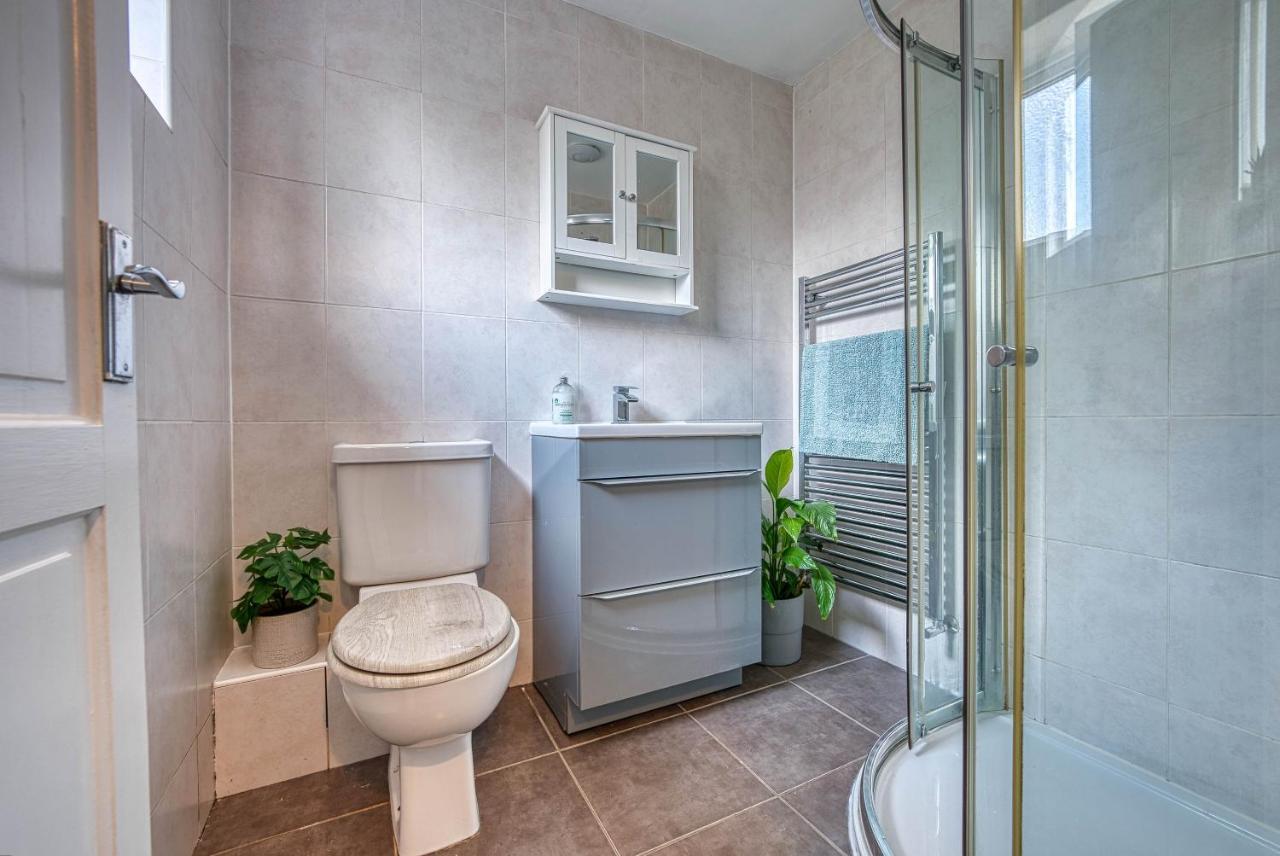 Capri 13 Sa - Contemporary 2 Bedroom House In Loughborough With Free Parking, Close To Loughborough University & M1 Motorway Buitenkant foto