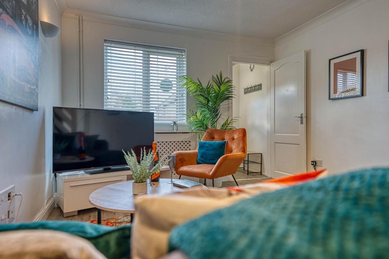 Capri 13 Sa - Contemporary 2 Bedroom House In Loughborough With Free Parking, Close To Loughborough University & M1 Motorway Buitenkant foto