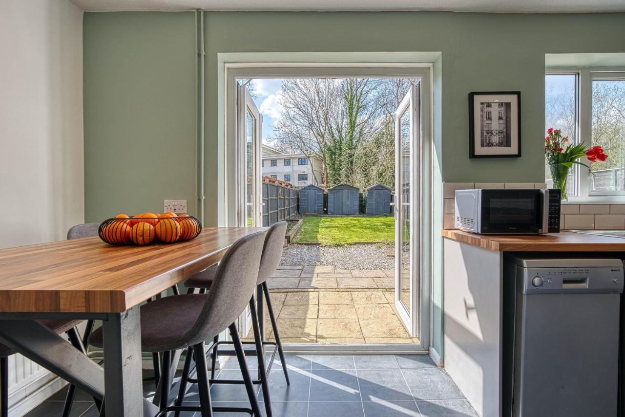 Capri 13 Sa - Contemporary 2 Bedroom House In Loughborough With Free Parking, Close To Loughborough University & M1 Motorway Buitenkant foto